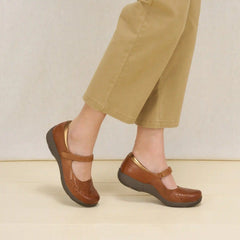 Stacy Toffee Leather