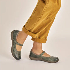 Stacy Lake Waxy Burnished