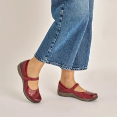 Stacy Red Waxy Burnished